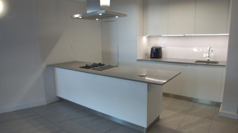 To Let 1 Bedroom Property for Rent in Devonbosch Precinct Western Cape